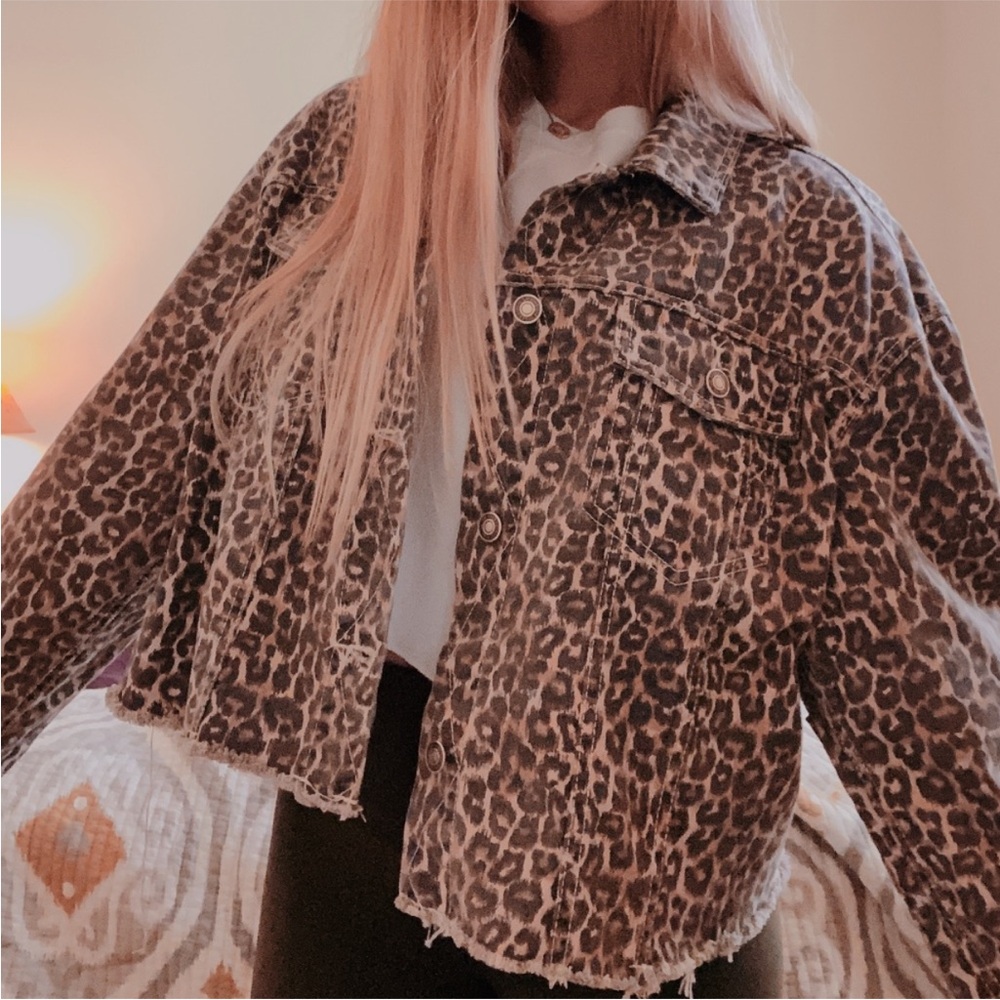 $158 NWOT Free People Cropped Leopard Oversized Denim Jacket XS